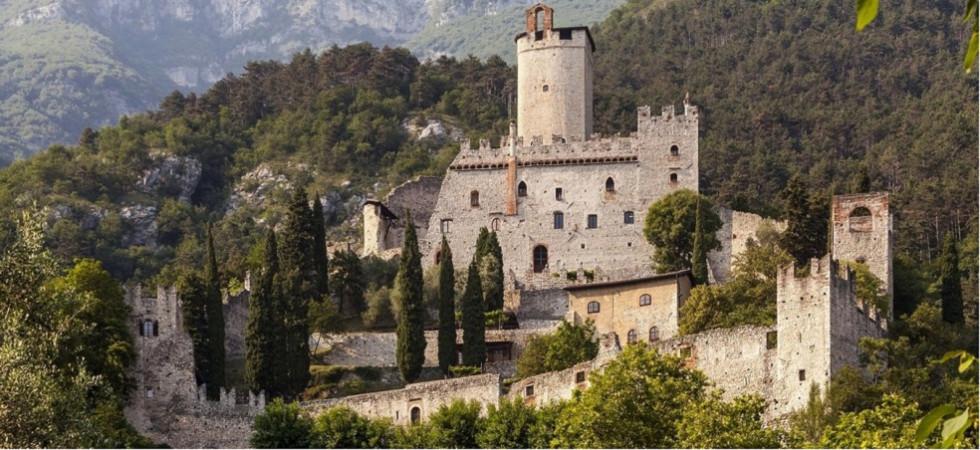 Foto di Martina Vanzo Un nuovo capitolo per il castello di Avio: lavori di consolidamento per la messa in sicurezza e miglioramenti per una
